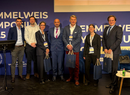 A vend�gel�ad�k �s a Magyar Marfan Alap�tv�ny tagjainak csoportk�pe: Dr. Stengl Roland, Dr. �gg Bence, Prof. Dr. Julie De Backer, Dr. Benke K�lm�n, Prof. Dr. Klaus Kallenbach, Dr. Janine Meienberg. Dr. P�los Mikl�s